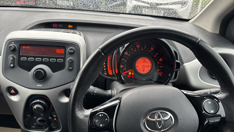 Toyota Aygo 1.0 VVT-i X-Play 5dr Petrol Hatchback